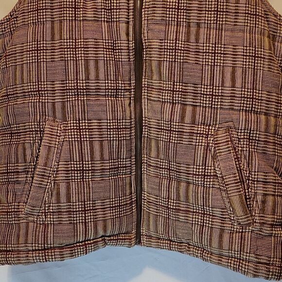 Vanity. Beautiful Vest. Size XL. Faux Fur Hood. Like New! - Picture 3 of 11